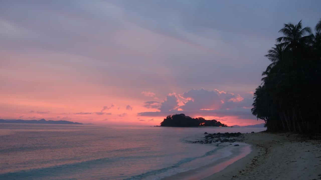 Moon Beach Villas El Nido Exterior photo